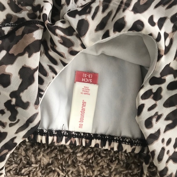 Dresses, pants, tops, shorts, shoes - Picture 14 of 15